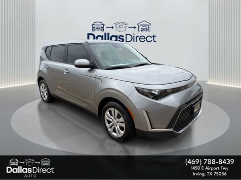 Used 2023 Kia Soul LX FWD image 2