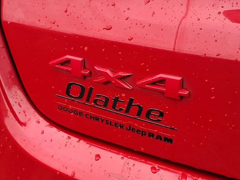 Used 2023 Jeep Compass Limited image 19