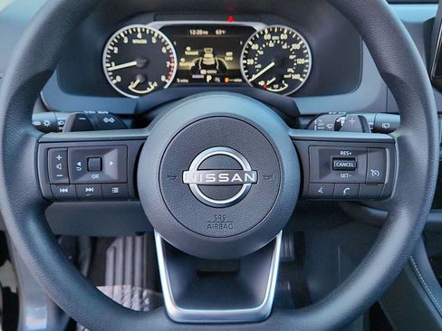 Used 2024 Nissan Pathfinder S FWD image 14