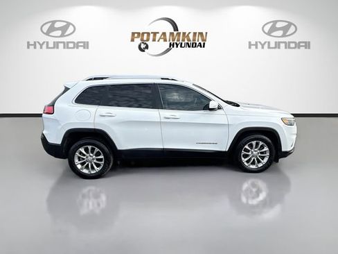 Used 2019 Jeep Cherokee Latitude w/ Popular Appearance Group FWD image 4