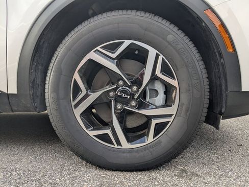 Used 2024 Kia Sportage LX FWD image 8