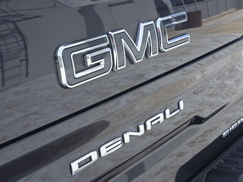 Used 2023 GMC Sierra 1500 Denali Ultimate image 12