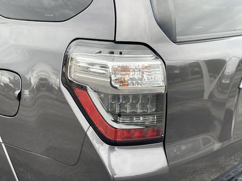 Used 2015 Toyota 4Runner Limited image 14