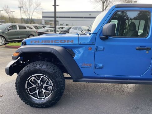 Used 2025 Jeep Wrangler Unlimited Rubicon image 9