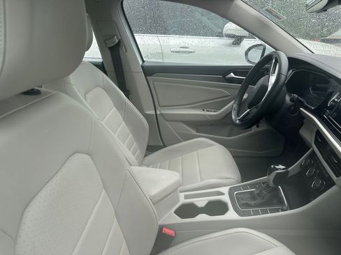 Used 2023 Volkswagen Jetta SE FWD image 10