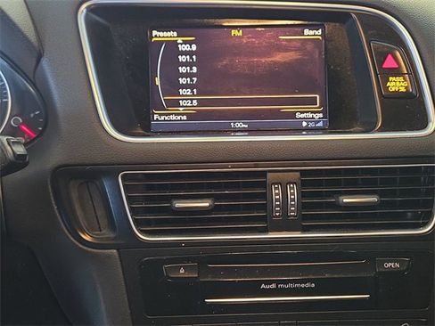 Used 2015 Audi Q5 2.0T Premium Plus w/ Technology Package image 16