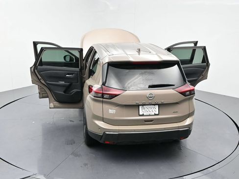 Used 2025 Nissan Rogue SV AWD/4WD image 27