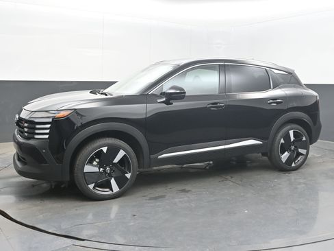 Used 2025 Nissan Kicks SR image 5