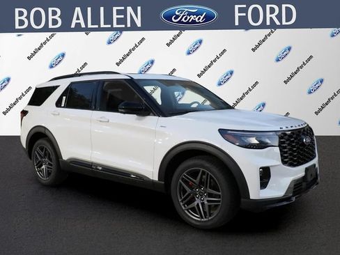 New 2026 Ford Explorer ST-Line w/ ST-Line Street Pack AWD/4WD image 2
