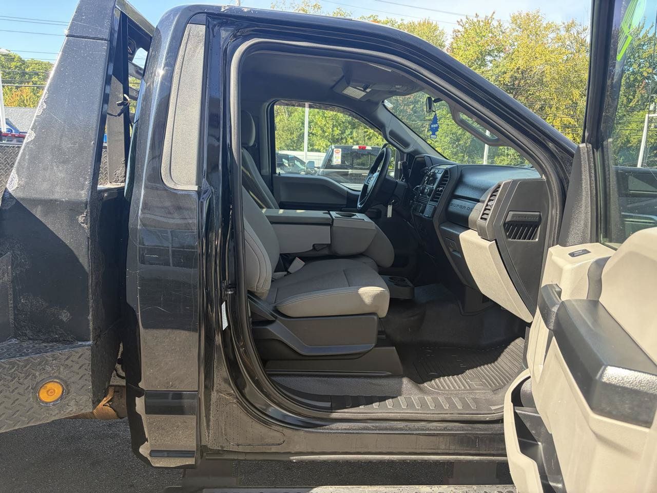 Used 2017 Ford F350 XL w/ Power Equipment Group AWD/4WD image 31