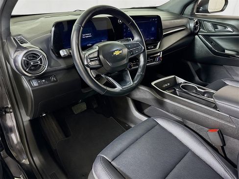 Used 2025 Chevrolet Equinox LT w/ Convenience Package II image 7