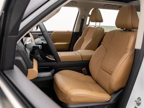 New 2026 INFINITI QX80 Luxe w/ Cargo Package image 15