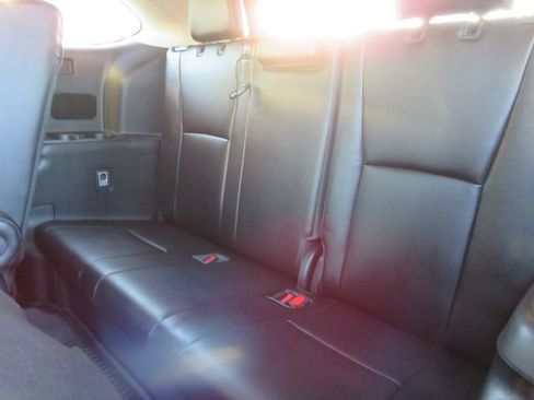 Certified 2023 Toyota Highlander XLE image 20