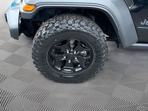 Used 2023 Jeep Wrangler Unlimited w/ Cold Weather Group AWD/4WD image 35