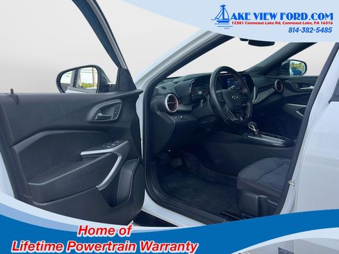 Used 2024 Chevrolet Trax RS w/ Sunroof Package FWD image 16