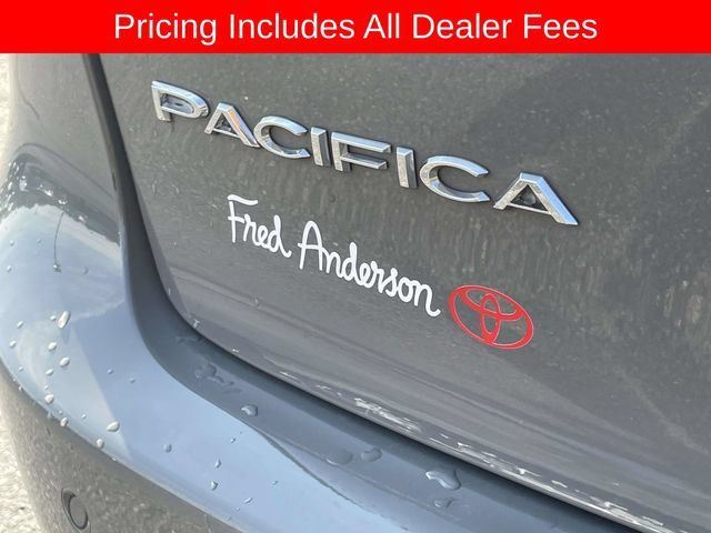 Used 2025 Chrysler Pacifica Select FWD image 11