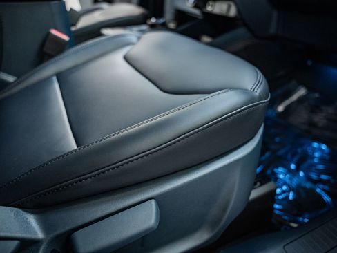 Certified 2026 Ford Maverick Lariat w/ Black Appearance Package image 39