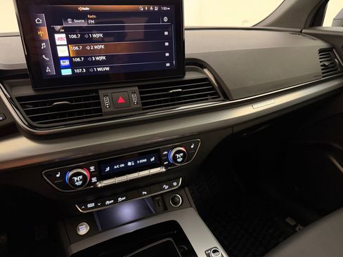 Used 2025 Audi Q5 2.0T Premium w/ Convenience Plus Package image 23