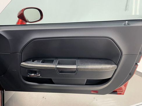 Used 2014 Dodge Challenger SXT image 66