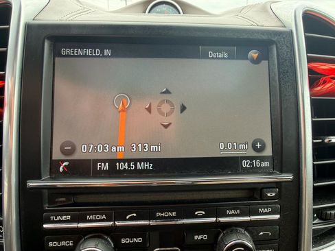 Used 2014 Porsche Cayenne S image 36