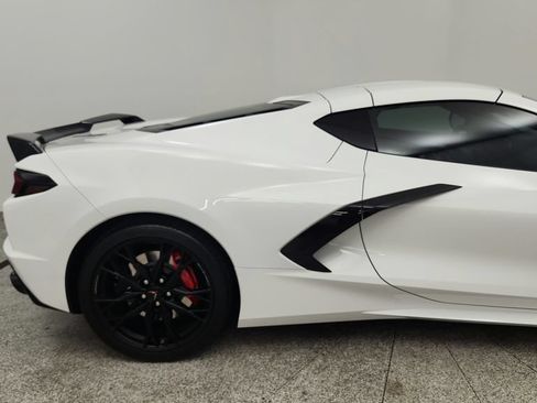 Used 2023 Chevrolet Corvette Stingray Premium Cpe w/ Z51 Performance Package RWD image 18