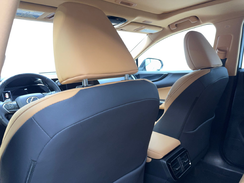 Used 2025 Lexus NX 250 FWD image 37