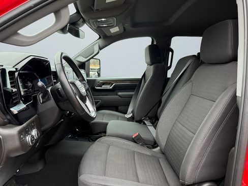 Used 2024 GMC Sierra 2500 SLE w/ SLE Value Package; image 9