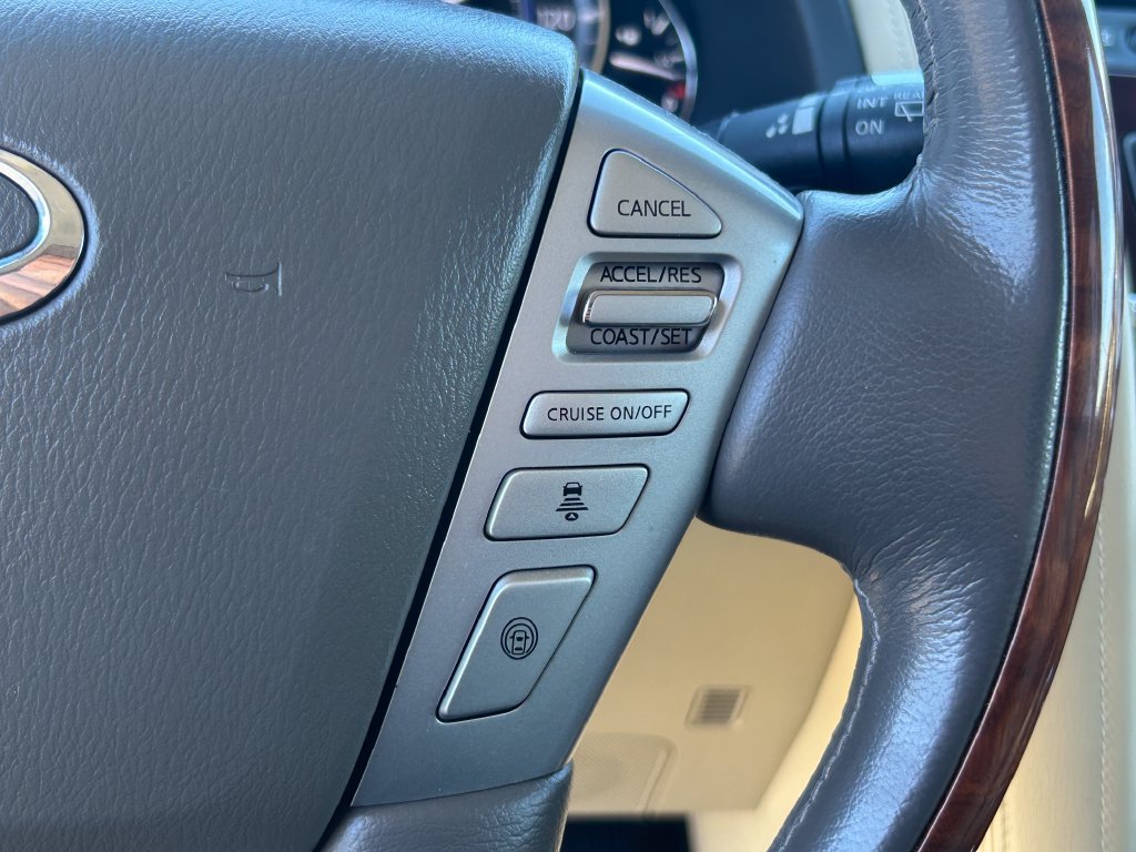Used 2017 INFINITI QX80 4WD w/ Deluxe Technology Package image 19