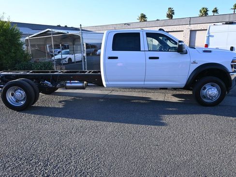 New 2026 RAM 5500 Tradesman w/ Chrome Appearance Group image 13