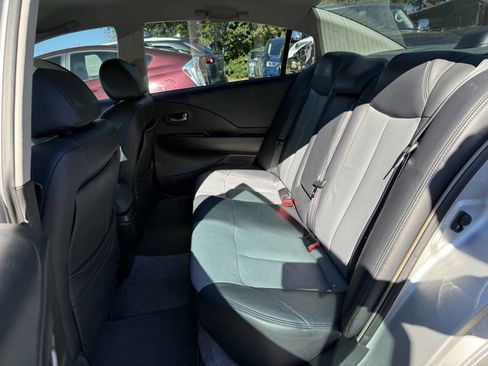 Used 2004 Nissan Altima 3.5 SE image 10