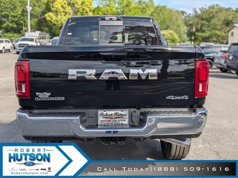 New 2026 RAM 2500 Laramie AWD/4WD image 9