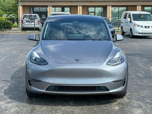 Used 2024 Tesla Model Y Long Range AWD/4WD image 4