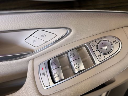 Used 2020 Mercedes-Benz C 300 4MATIC Sedan image 30