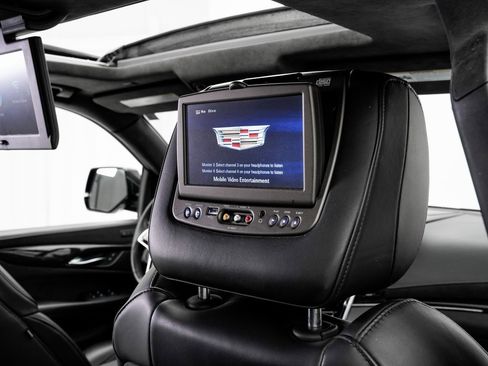 Used 2019 Cadillac Escalade ESV Platinum image 25