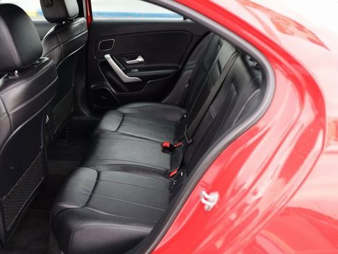 Used 2019 Mercedes-Benz A 220 4MATIC image 31