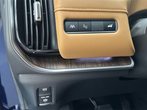 New 2025 Nissan Armada Platinum Reserve image 31