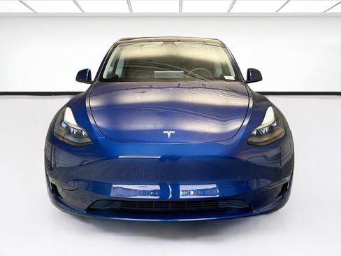 Used 2022 Tesla Model Y Long Range AWD/4WD image 2