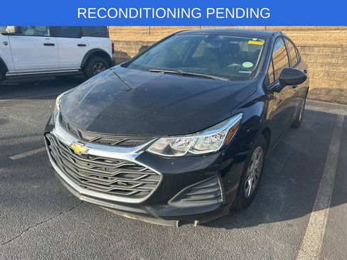 Used 2019 Chevrolet Cruze LS image 3