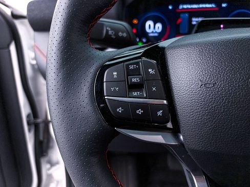 Used 2025 Ford Explorer ST-Line w/ Premium Package image 34