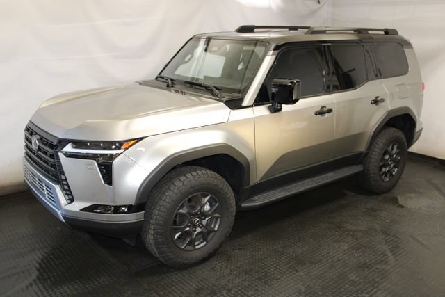 Used 2025 Lexus GX 550 AWD/4WD image 2