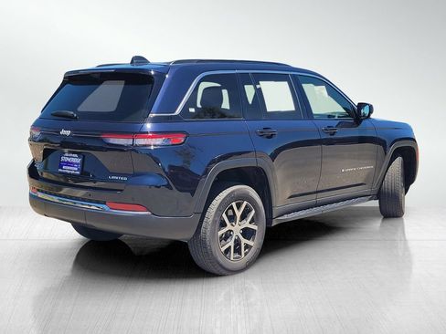 Used 2024 Jeep Grand Cherokee Limited w/ Luxury Tech Group II AWD/4WD image 4