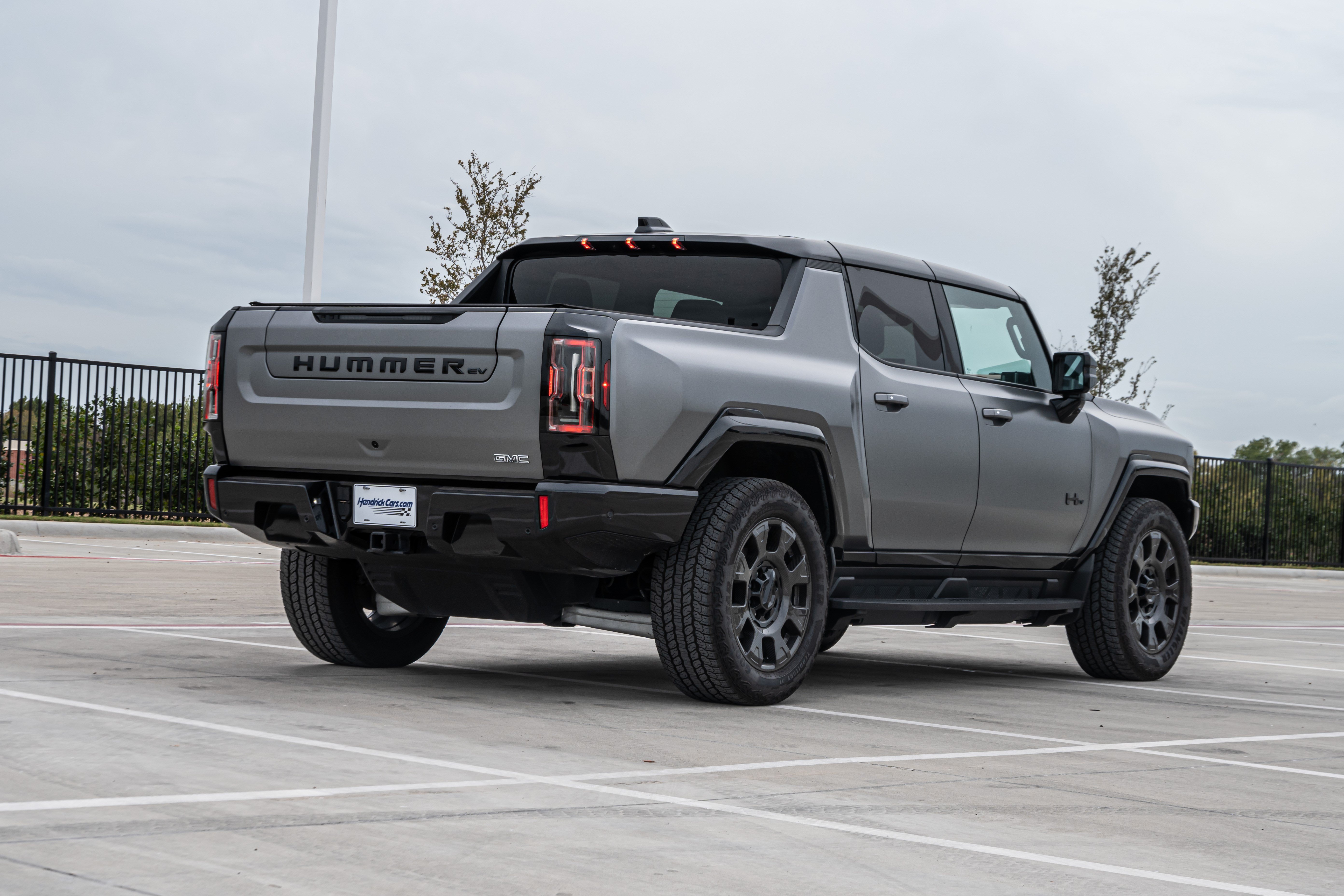 Used 2026 GMC Hummer EV 4x4 Crew Cab w/ Carbon Fiber Edition Package image 9