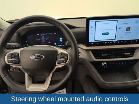 Used 2025 Ford Explorer Active image 26