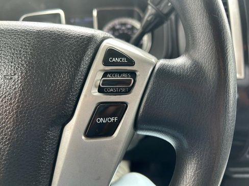 Used 2019 Nissan Titan S image 18