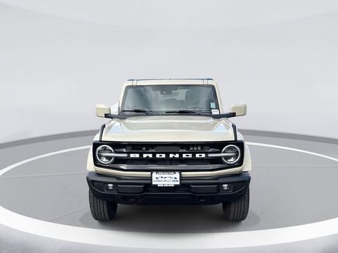 Used 2025 Ford Bronco Outer Banks image 2