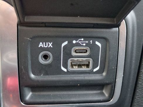 Used 2019 Jeep Wrangler Sport image 20