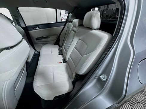 Used 2020 Kia Sportage LX image 19