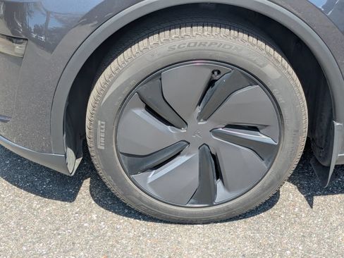 Used 2026 Tesla Model Y 2WD image 20