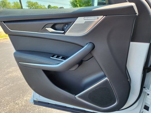 Used 2024 Jaguar F-PACE R-Dynamic S image 14