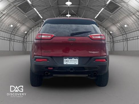 Used 2017 Jeep Cherokee Trailhawk AWD/4WD image 3